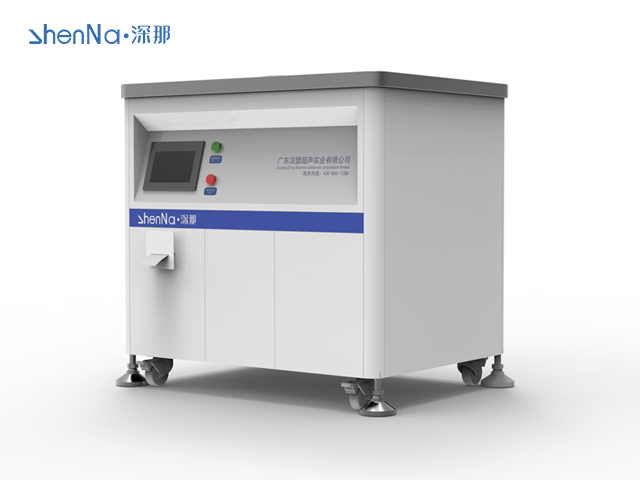 在使用醫(yī)用真空超聲波清洗機(jī)時(shí)需要注意以下幾點(diǎn)
